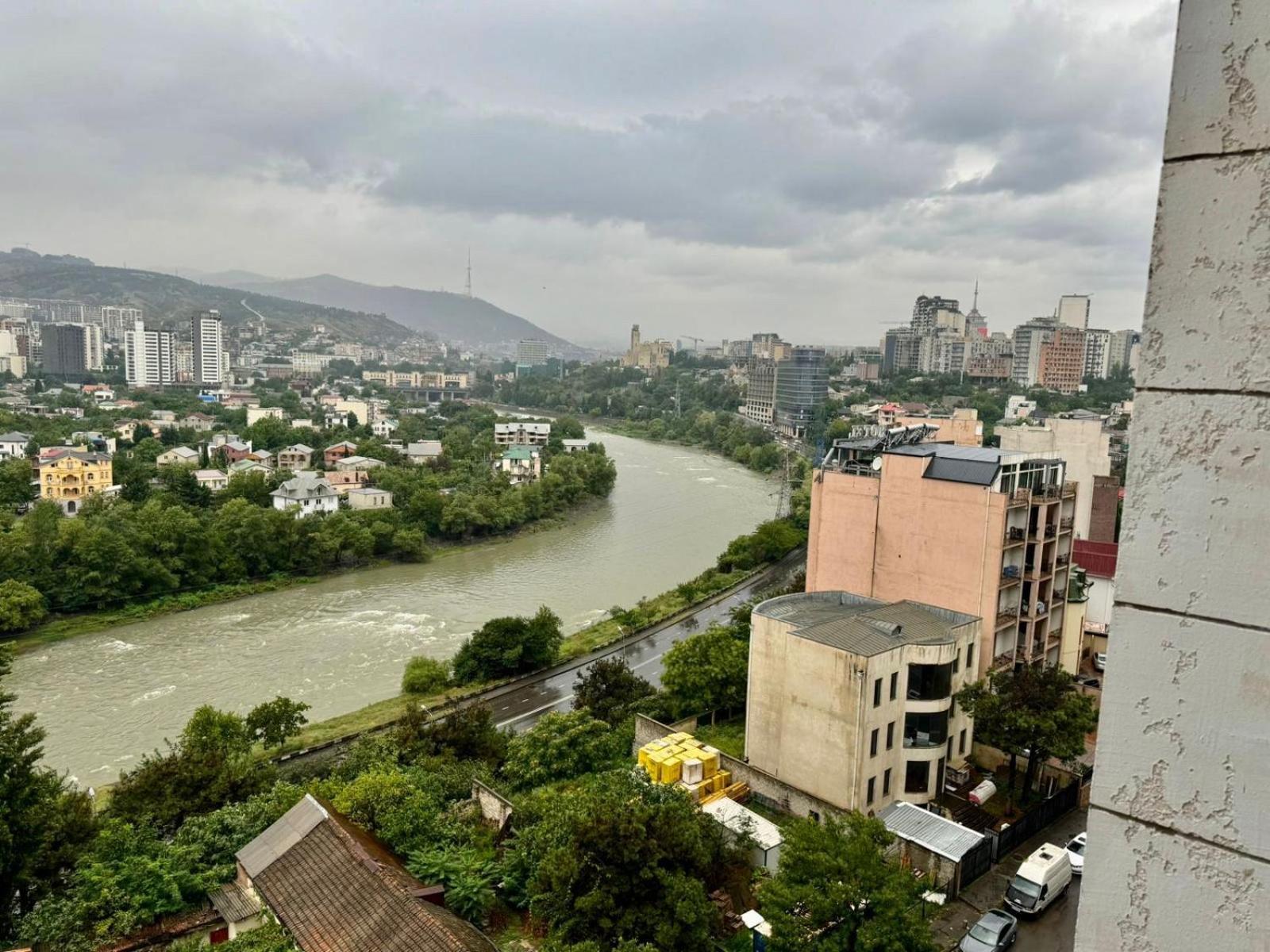 Den House * Tbilisi