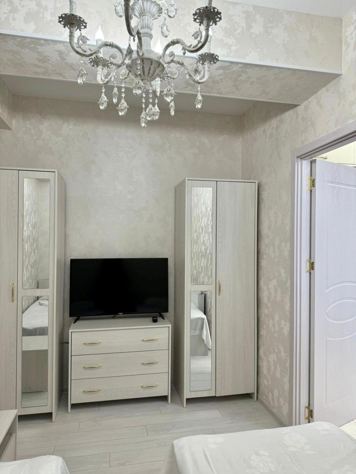 Den House Апартаменти *